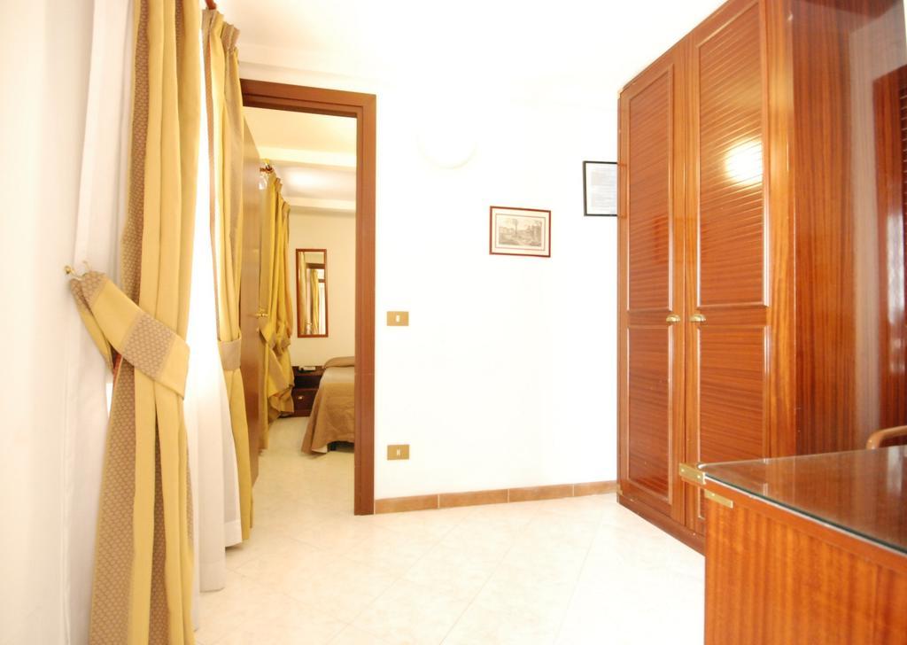 Hotel Residence Vatican Suites Rome Room photo